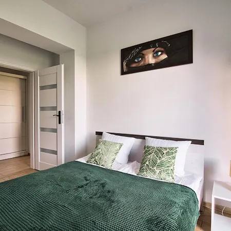 The Palm 35 By Housine Apartman